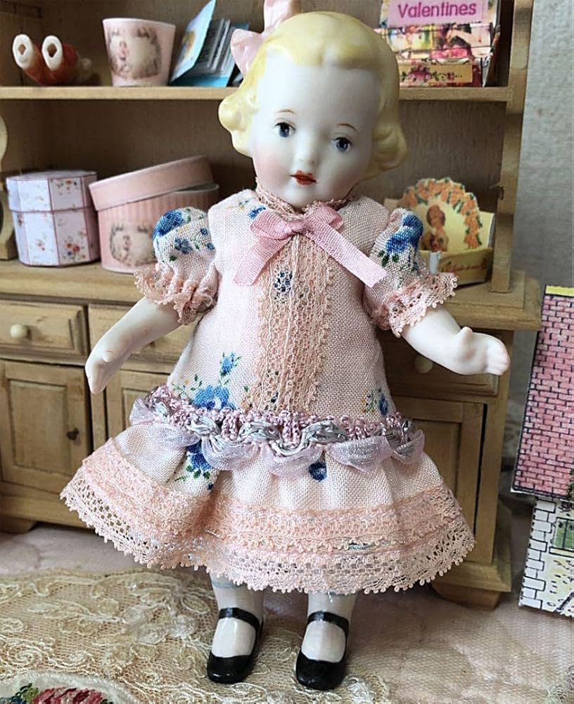 Amazon.co.jp: ビスクドール 忘れな草ちゃん : おもちゃ