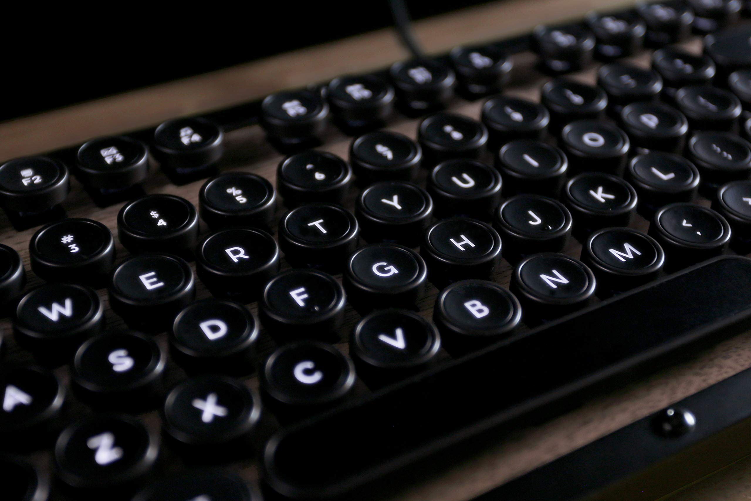 Amazon | Azio MK-RETRO-W-01-USレトロクラシックUSB - 高級