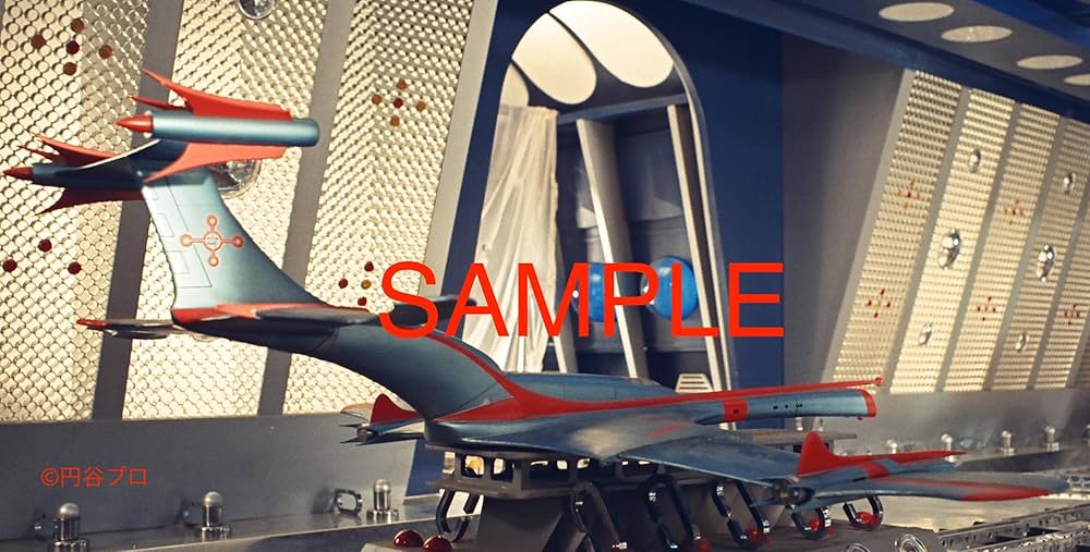 Amazon.co.jp: ウルトラマンタロウ ZAT超兵器写真集 : 円谷