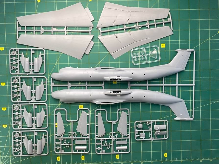 Amazon.com: Roden 325 – Model Kit Lockheed C-141B Starlifter