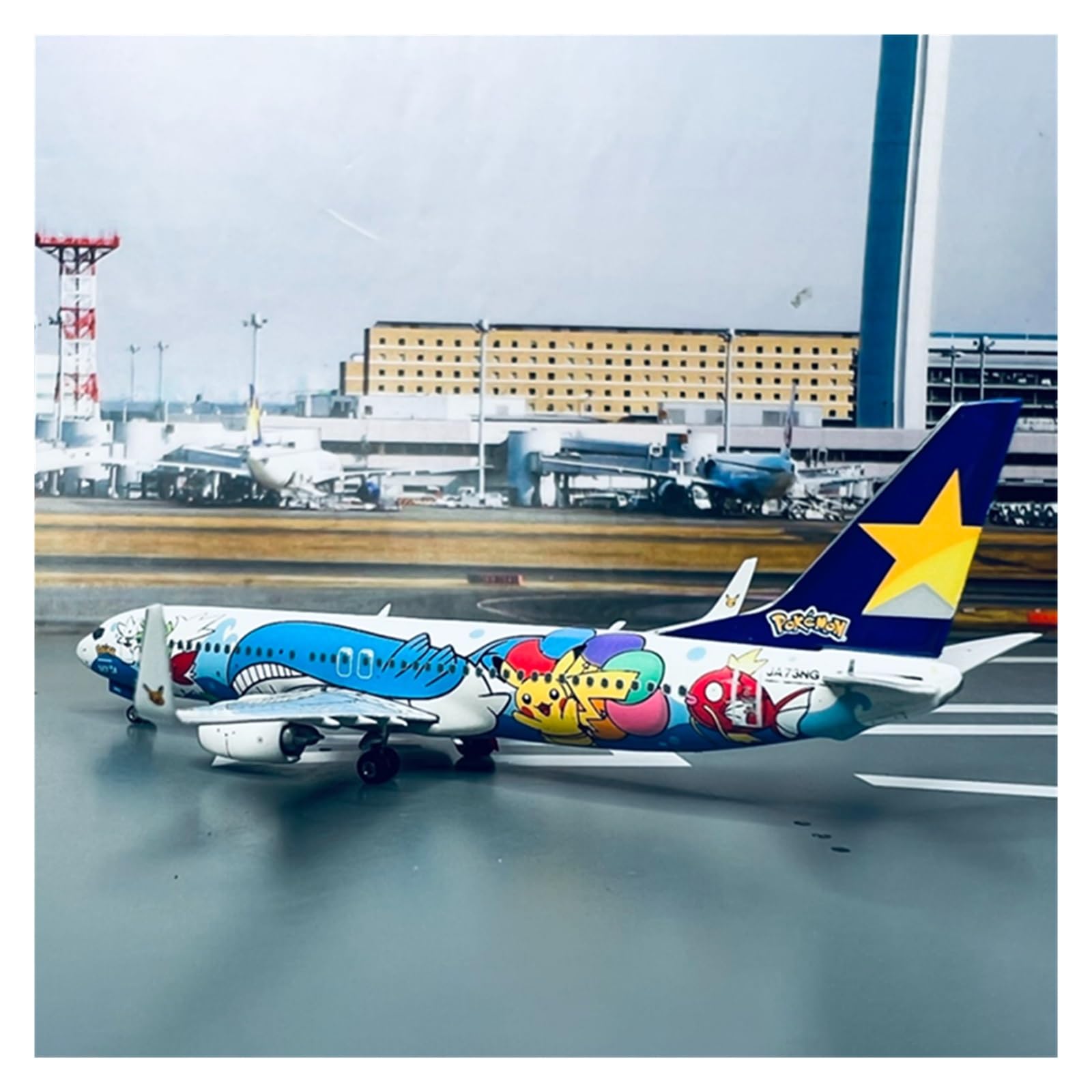 Amazon.co.jp: 航空機 ダイキャスト 1:400 スケール B737-800