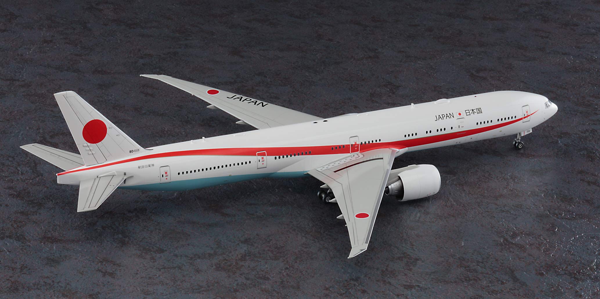 Amazon.com: Hasegawa 000023 1/200 Boeing 777-300ER Japanese