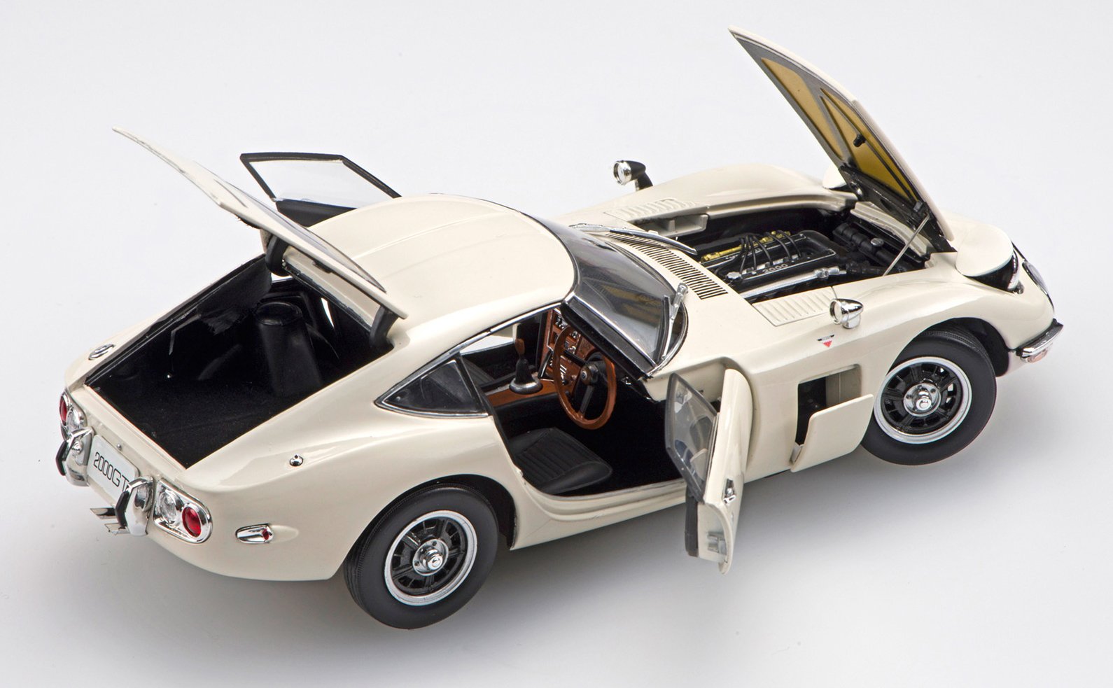 Amazon | エブロ 1/24 TOYOTA 2000GT ホワイト 完成品 | ミニカー