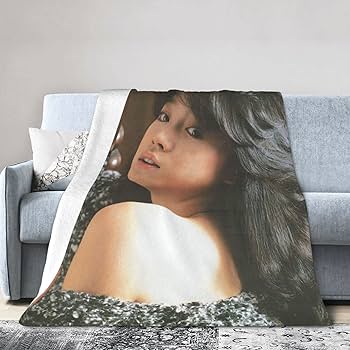 Amazon｜中森明菜 毛布 ブランケット 掛け毛布 フランネル ふわふわ