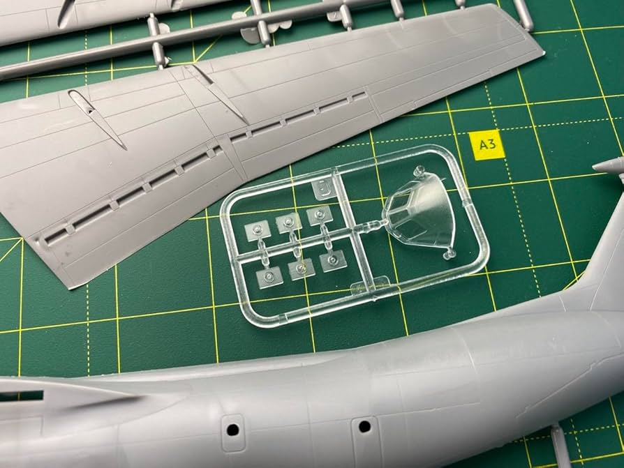 Amazon | New Roden 1/144 Lockheed C-141b Starlifter 325