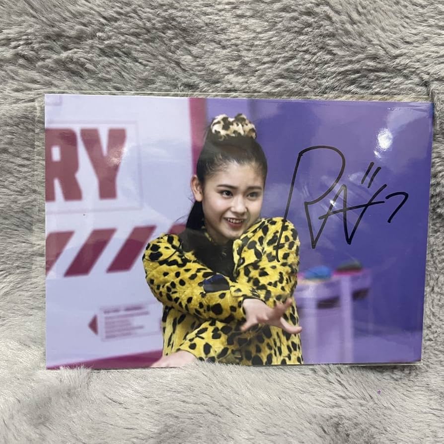 Amazon.co.jp: Girls2 girls2 ガールズガールズ チュワパネ 直筆サイン