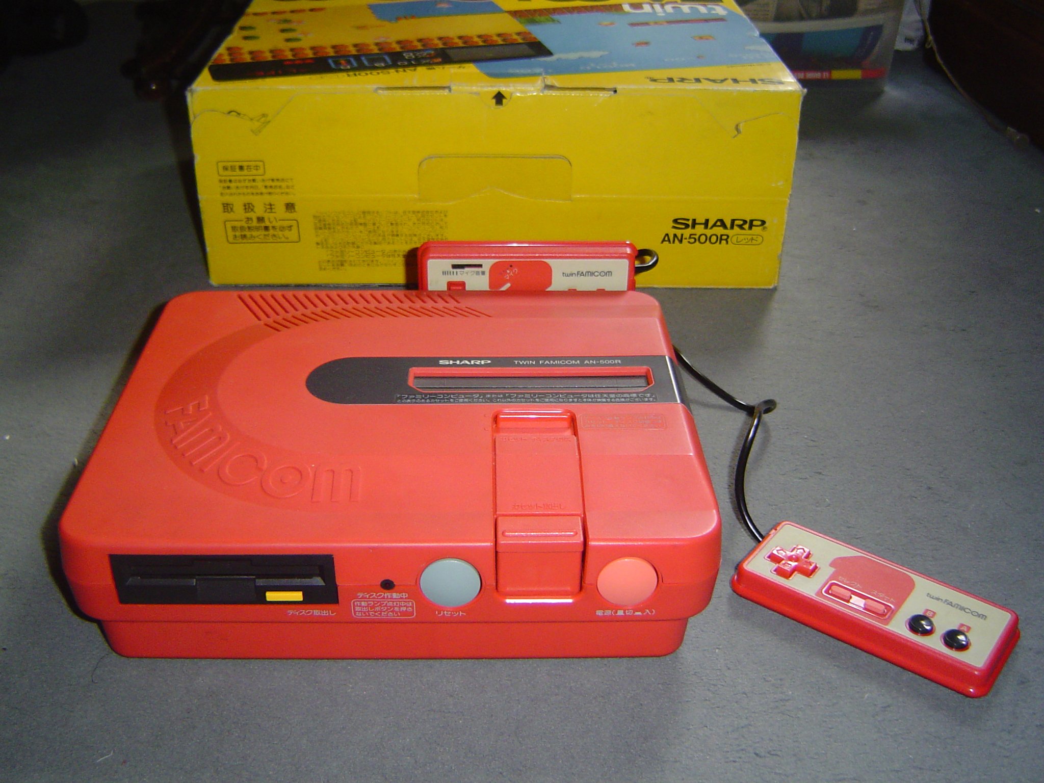 Amazon.co.jp: SHARP ツインファミコン 本体 AN-500R : Video Games