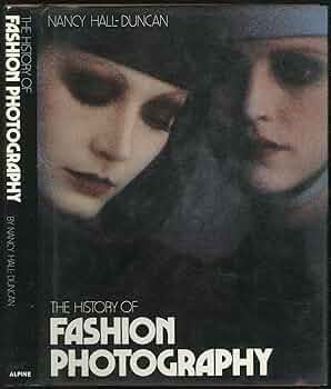 Amazon.co.jp: The history of fashion photography : 本