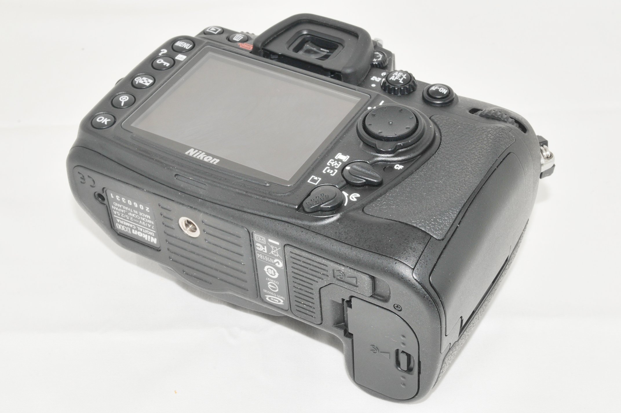 Nikon D300 レンズキット 動作確認済 傷汚れ有 バッテリー、充電器欠品