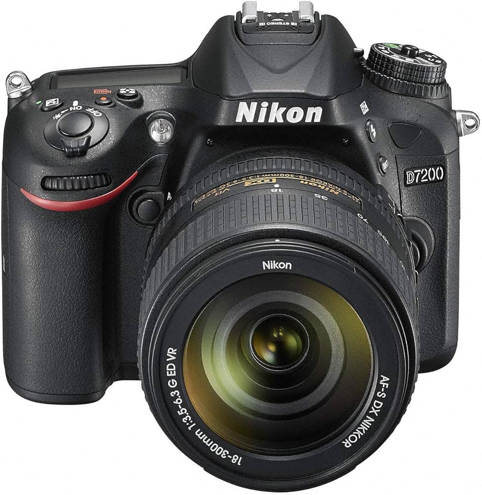 Amazon | Nikon デジタル一眼レフカメラ D7200 18-300VR レンズキット