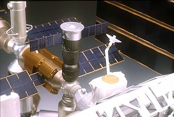 Amazon.co.jp: Revell Germany Limited Edition International Space