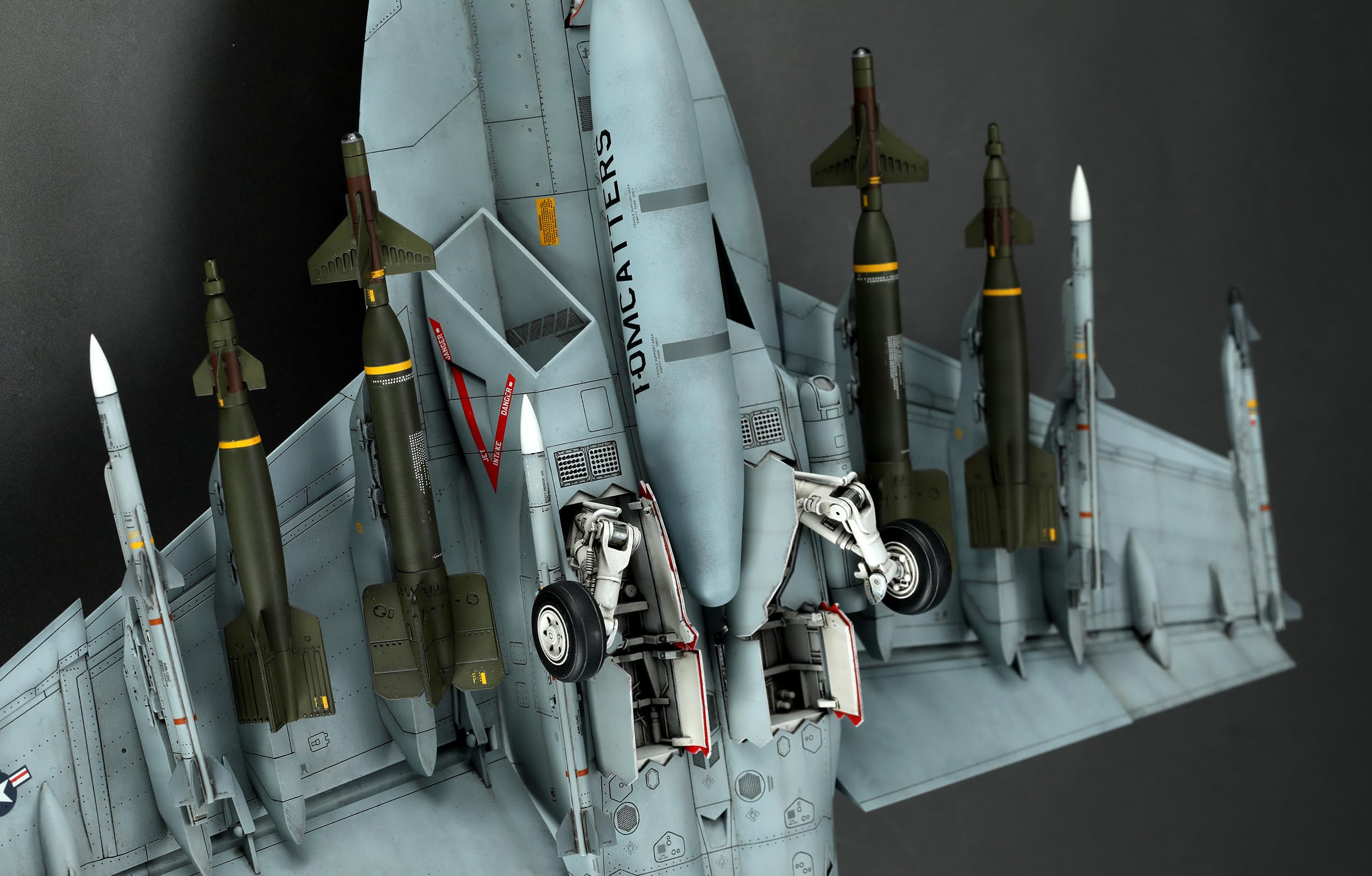 Amazon | モンモデル 1/48 アメリカ軍 ボーイング F/A-18E スーパー
