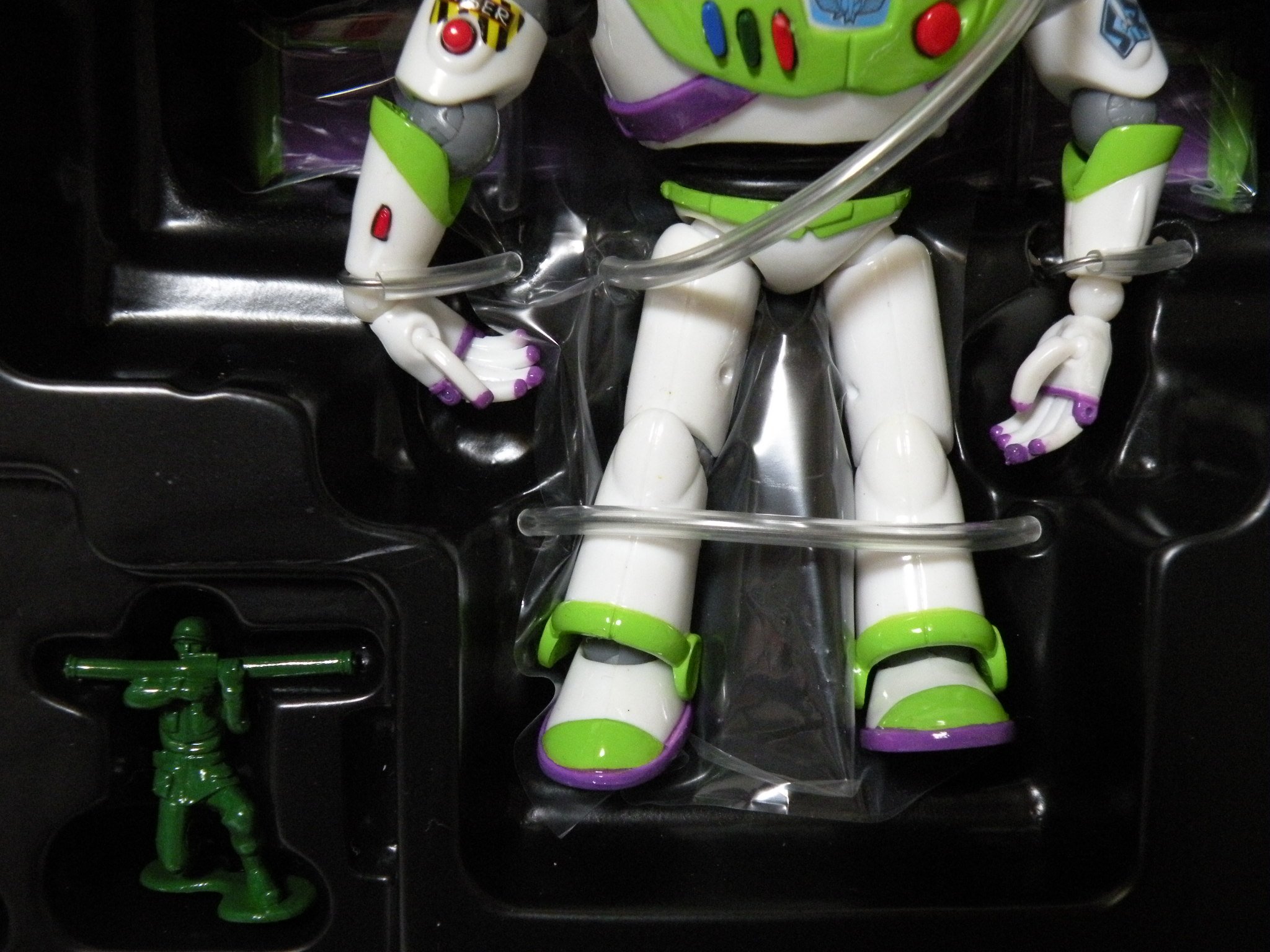 Amazon | 特撮リボルテック SERIES No.011 BUZZ LIGHTYEAR (バズ