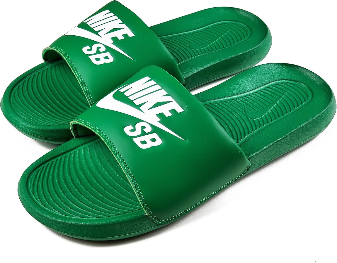 Amazon | Nike Victori One メンズ スライド (ラッキーグリーン