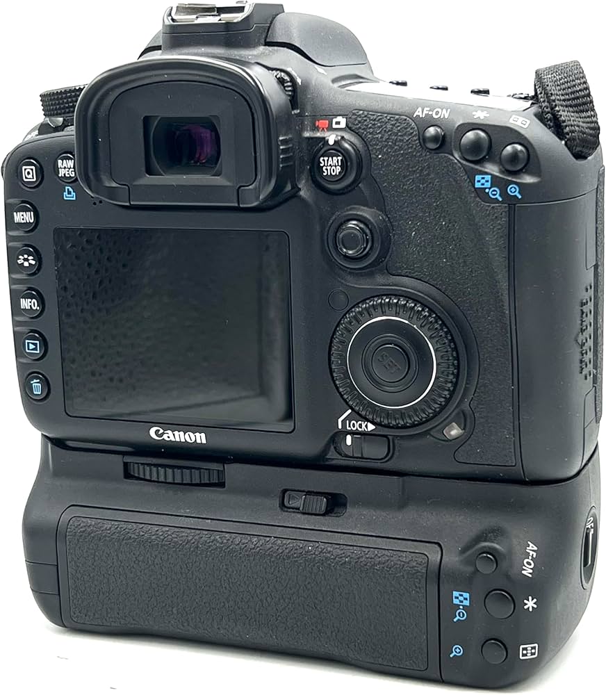 Amazon.com : Used Canon EOS 7D Digital SLR Body : Digital Slr
