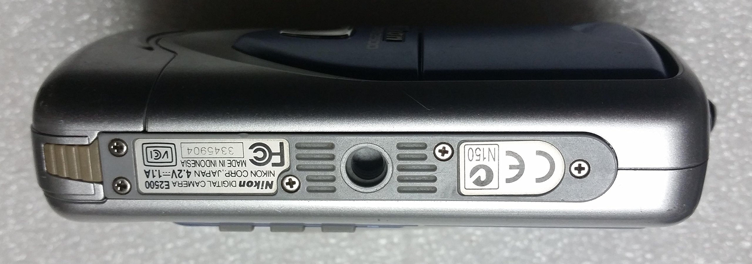 Amazon | Nikon Coolpix 2500 2MP デジタルカメラ 光学ズーム3倍