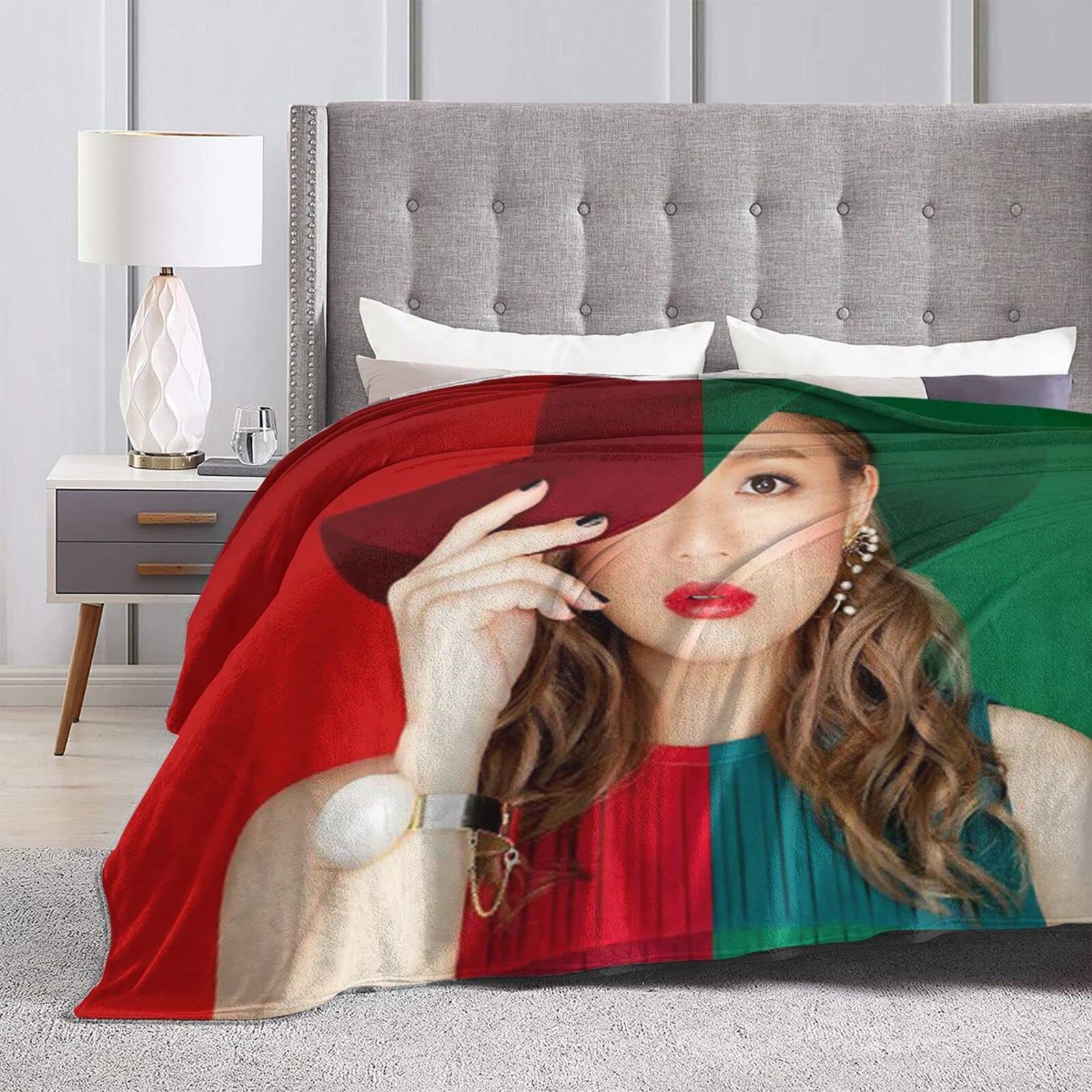 Amazon｜西野カナ ブランケット 毛布 ひざ掛け 掛け布団 シングル