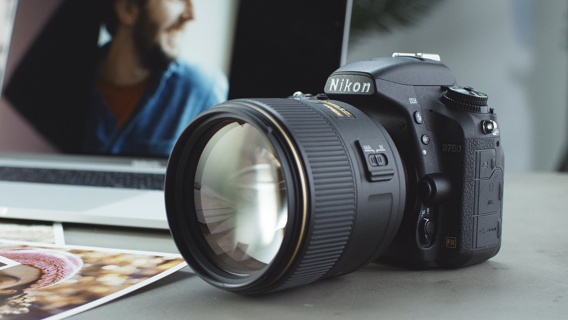 Amazon.com : Nikon AF-S FX NIKKOR 105mm f/1.4E ED Lens with Auto