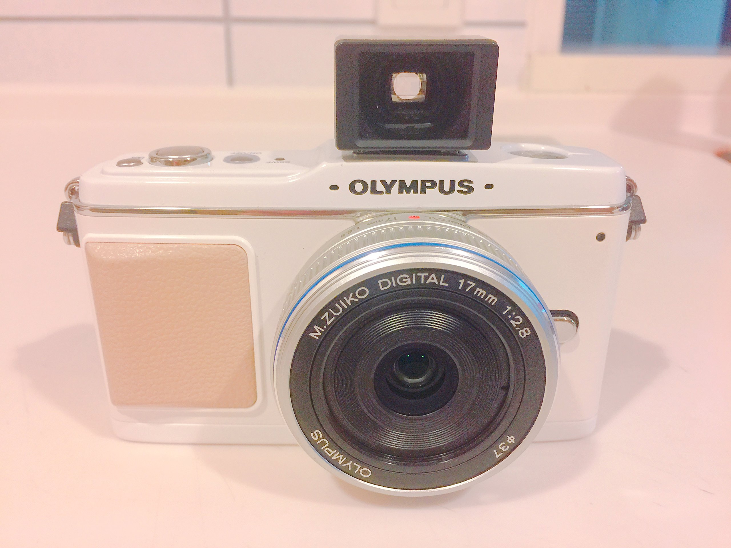 Amazon | OLYMPUS ミラーレス一眼 E-P1 ツインレンズキット ホワイト E