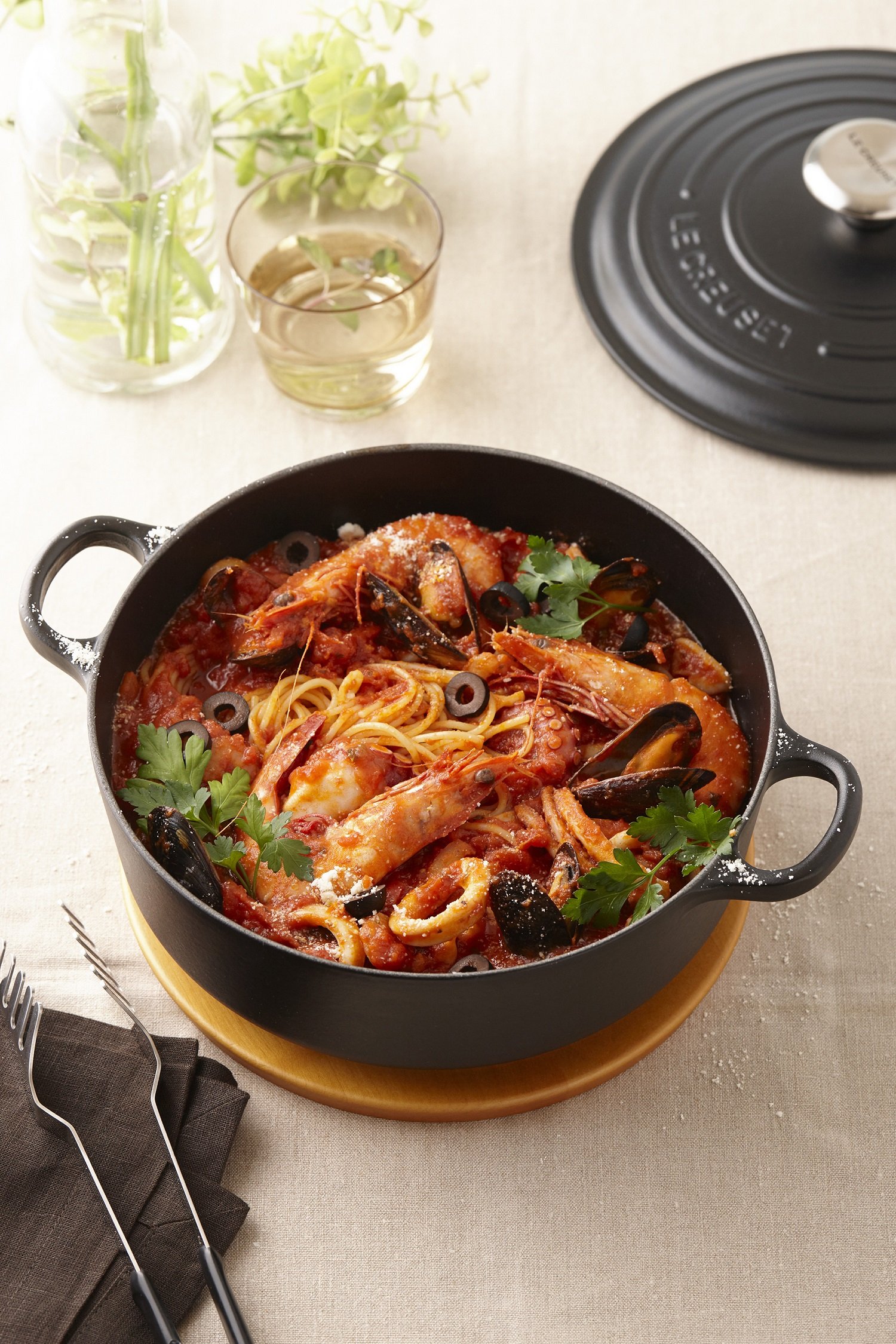 Amazon｜ルクルーゼ ココット ロンド ホーロー 鍋 IH 対応 24cm マット