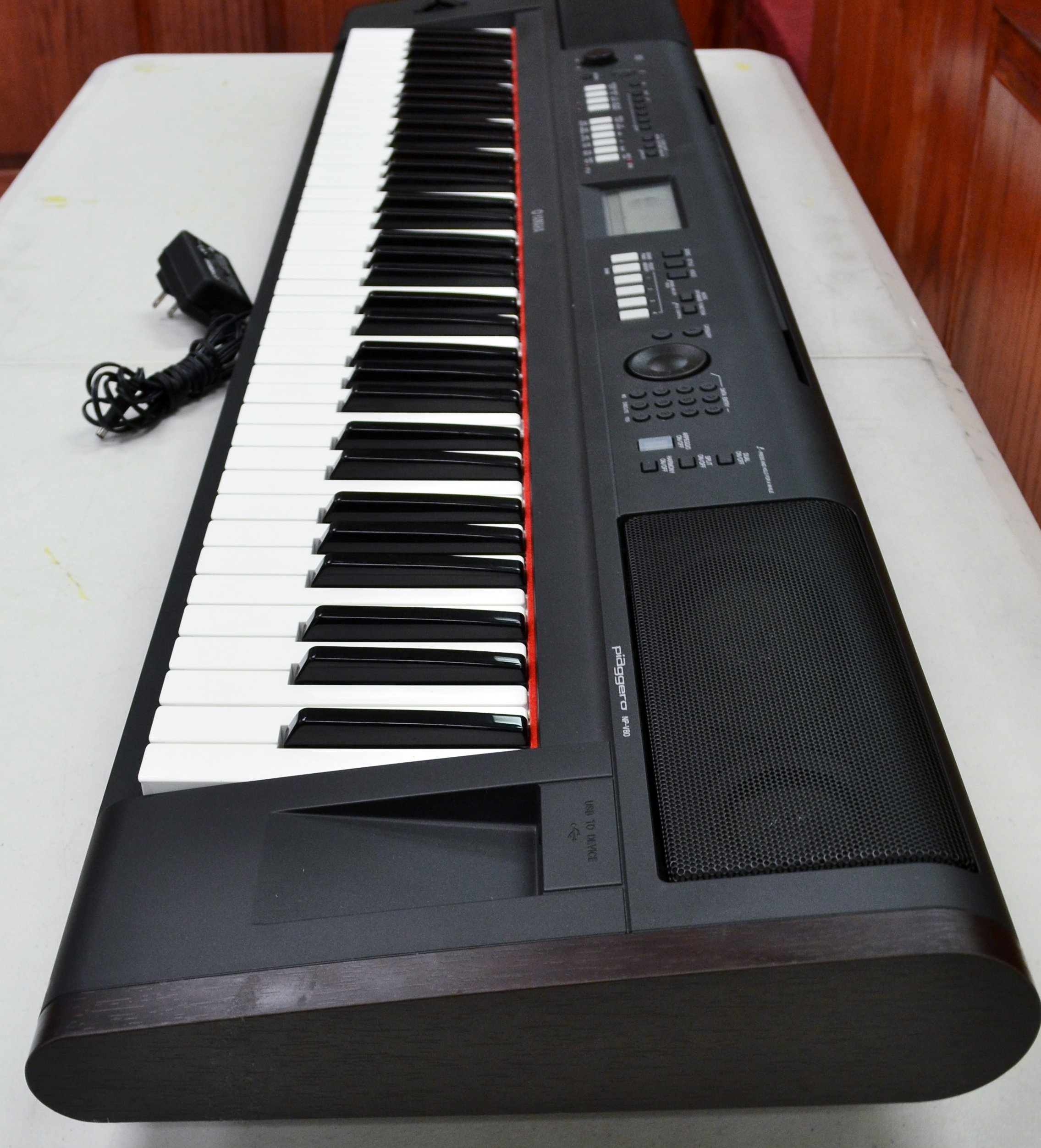 Yamaha Piaggero NP-V80 Lightweight Compact Digital Piano : Amazon