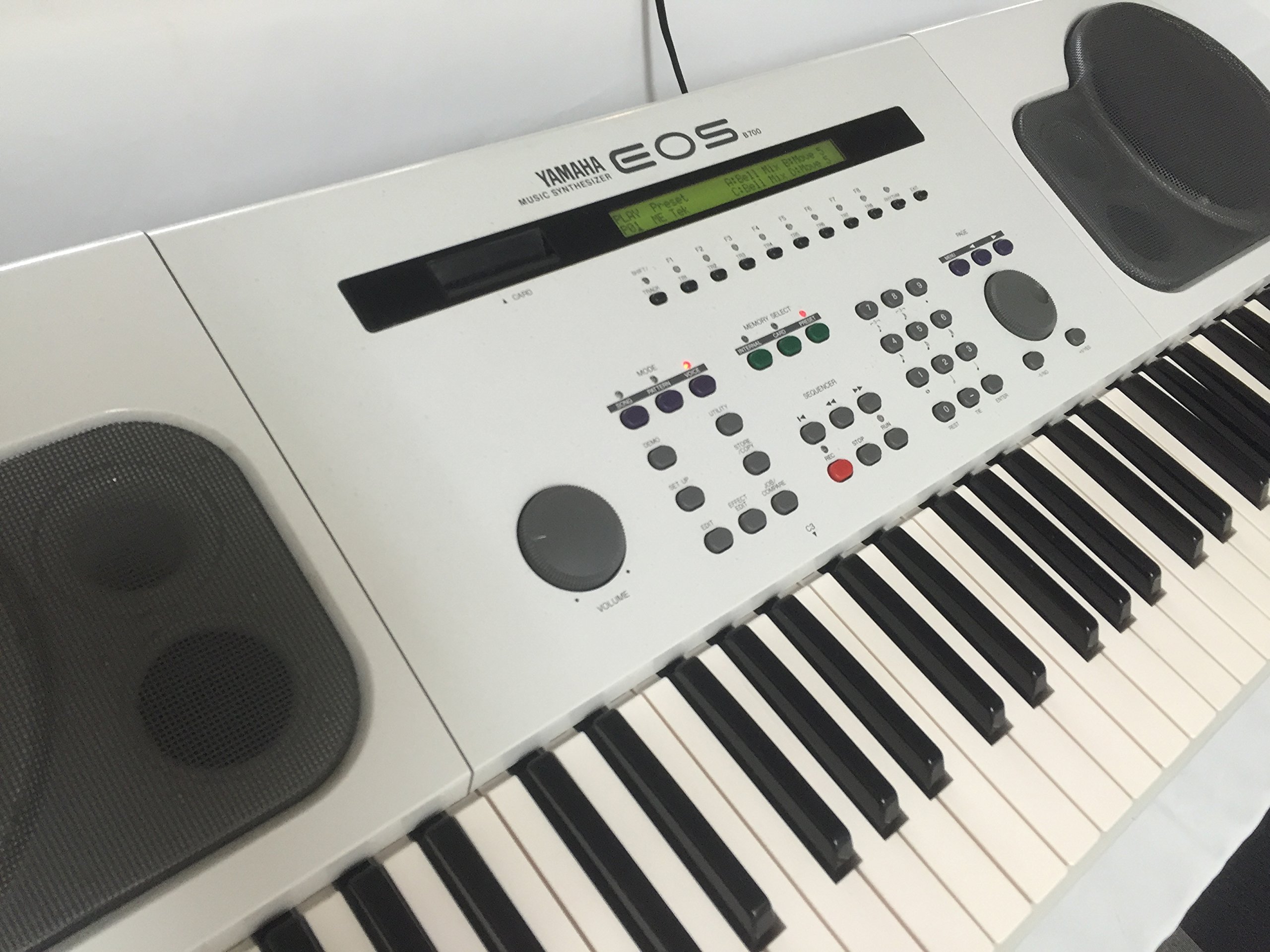 Amazon | スピーカーを搭載したオールインワンシンセ YAMAHA EOS B700