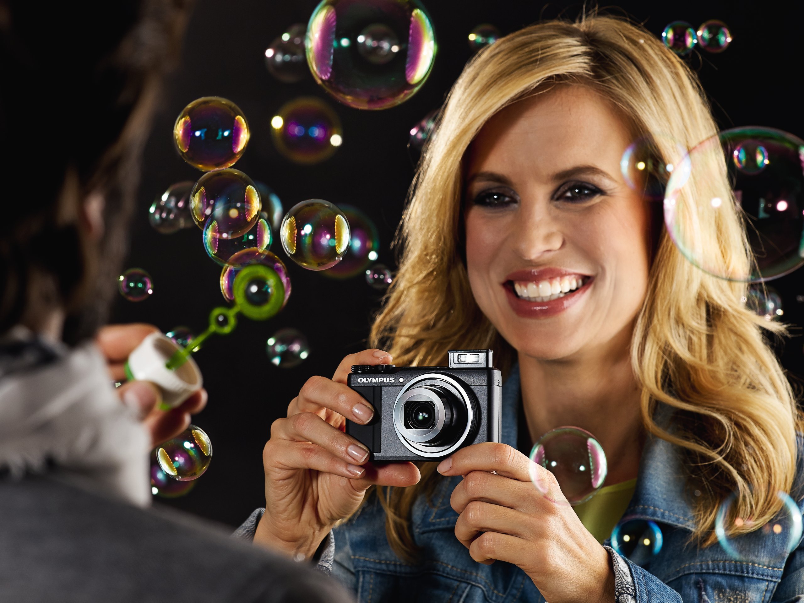 Amazon | OLYMPUS デジタルカメラ STYLUS XZ-10 1200万画素 裏面照射型