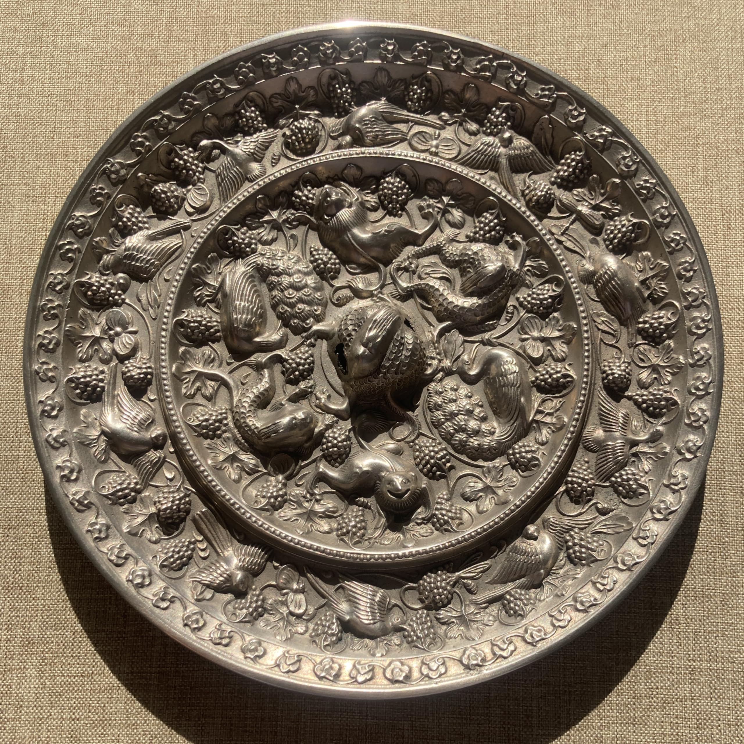 Amazon.co.jp: 唐時代 海獣葡萄鏡復元6寸 白銅鏡 青銅器 神鏡 飛鳥時代