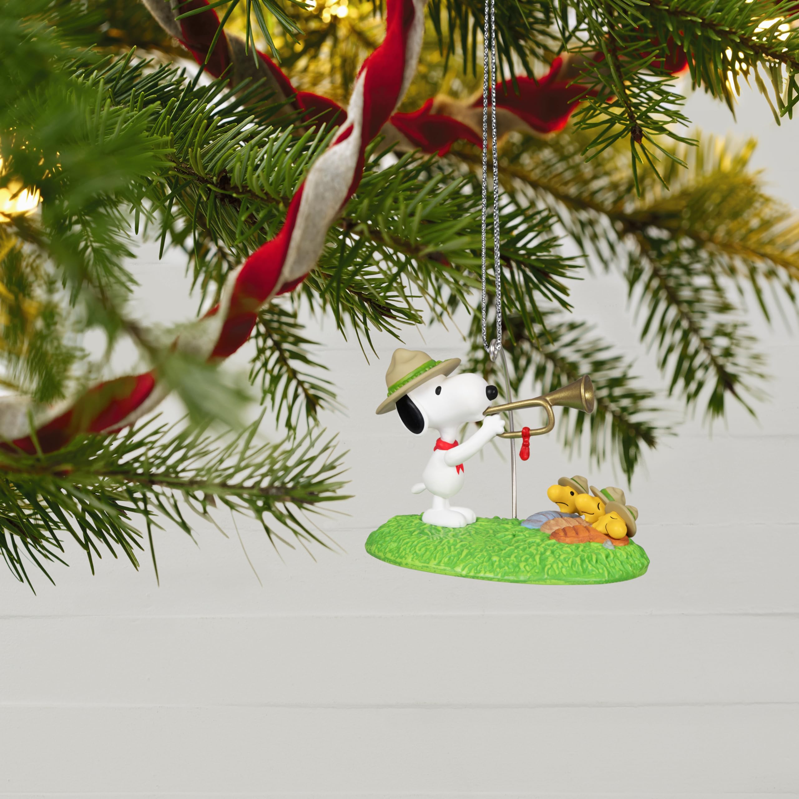 Amazon.com: Hallmark Keepsake Peanuts Christmas Ornament (Beagle