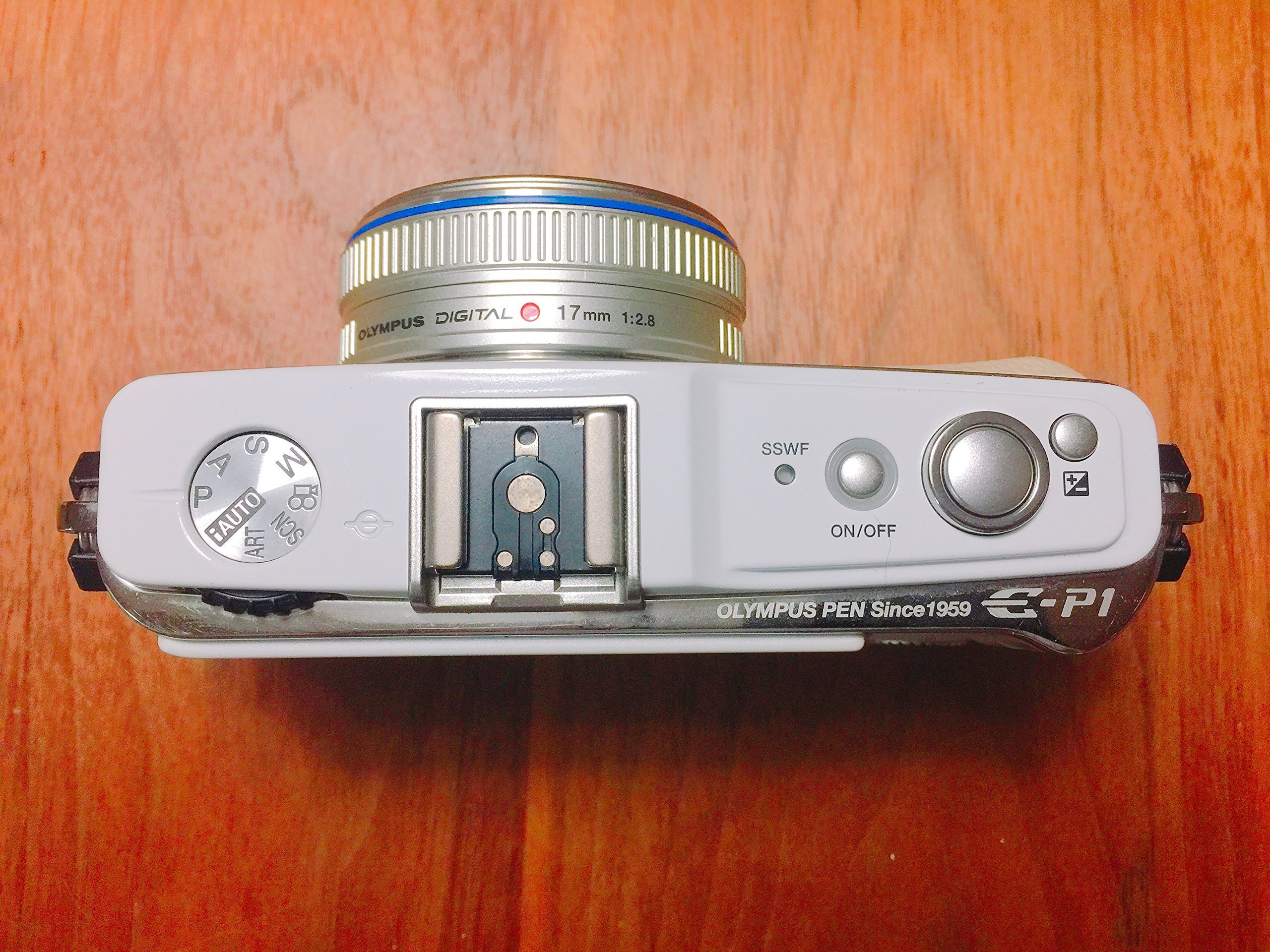 Amazon | OLYMPUS ミラーレス一眼 E-P1 ツインレンズキット ホワイト E