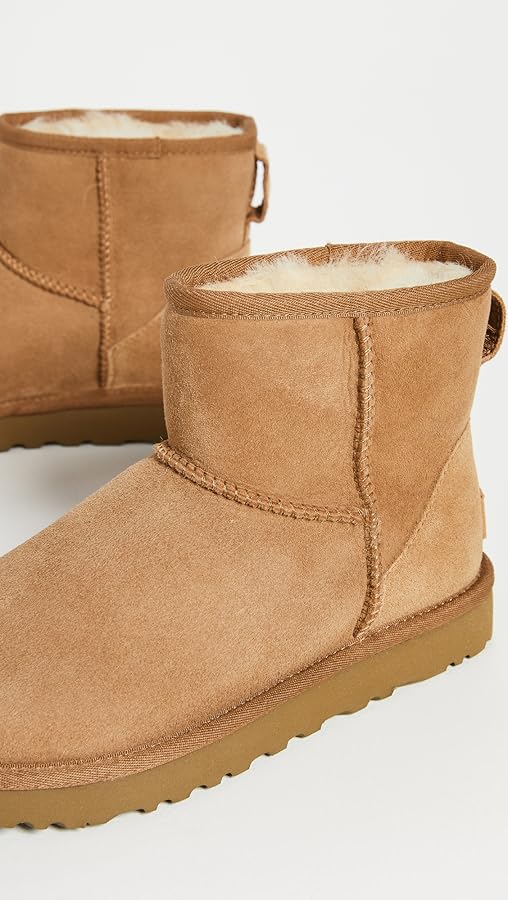 Amazon.com | UGG Women's Classic Mini II Boots | Boots
