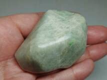 緑白 107g 翡翠 ヒスイ 原石 鑑賞石 自然石 誕生石 鉱物 鉱石 水石