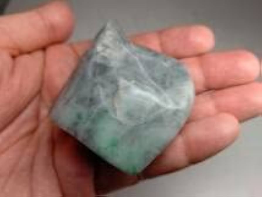 Amazon.co.jp: 灰緑 169g M 翡翠 原石 ヒスイ 鉱物 鑑賞石 糸魚川 水石