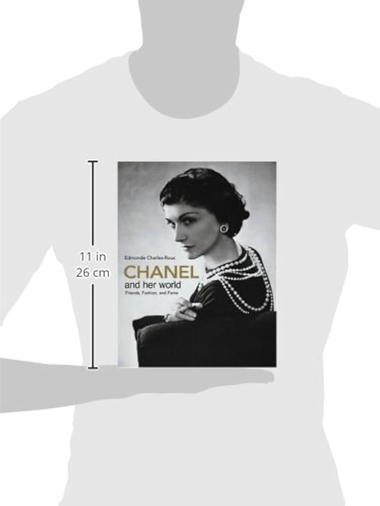 Chanel and Her World: Charles-Roux, Edmonde: 9780865651593: Amazon