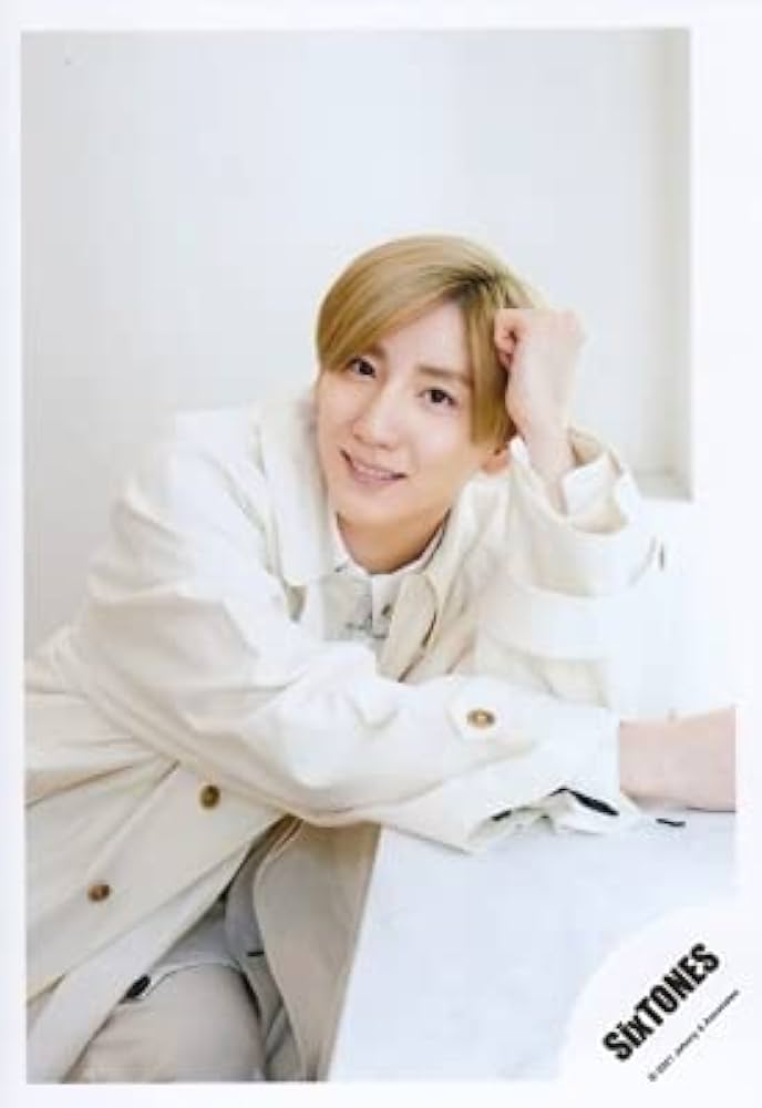 Amazon.co.jp: Six TONES 公式 生 写真（京本大我）ST00356 : おもちゃ