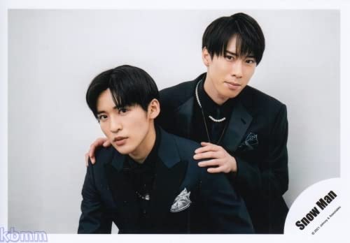 Amazon.co.jp: Snow Man 公式 生 写真（宮舘涼太・目黒蓮）SM01131
