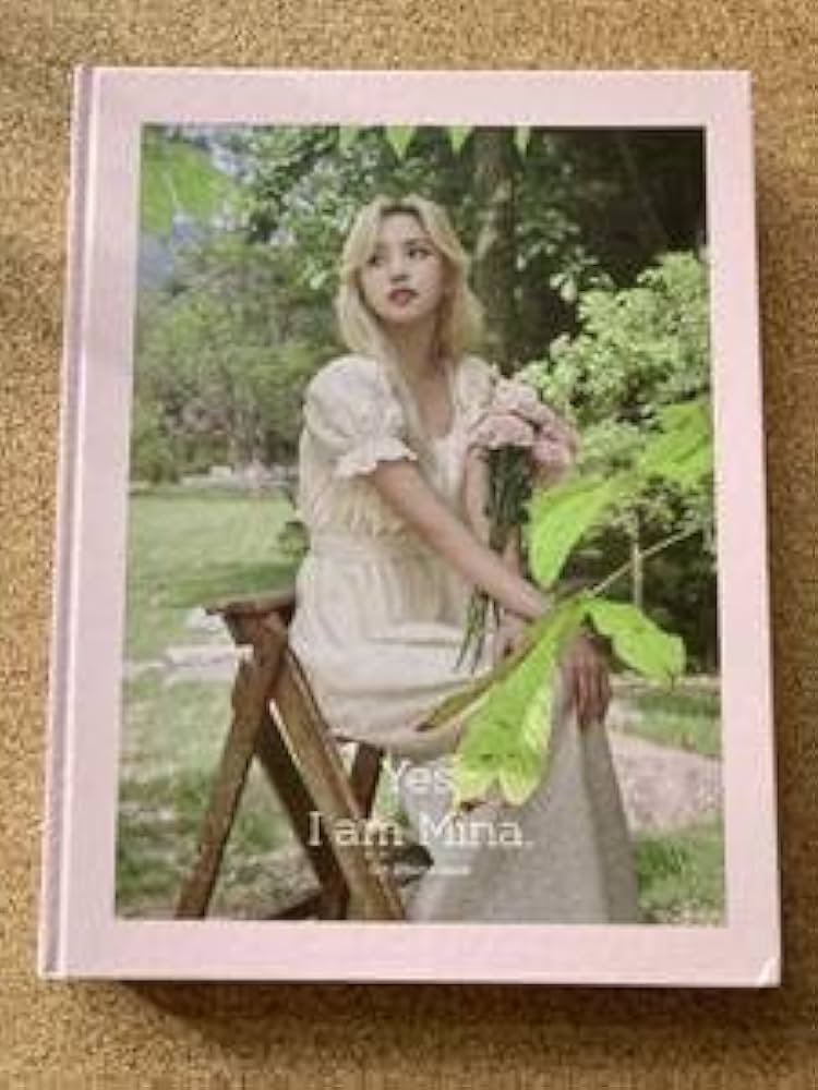 Amazon.co.jp: TWICE Mina - Yes, I am Mina. 1ST PHOTOBOOK (PinkVer
