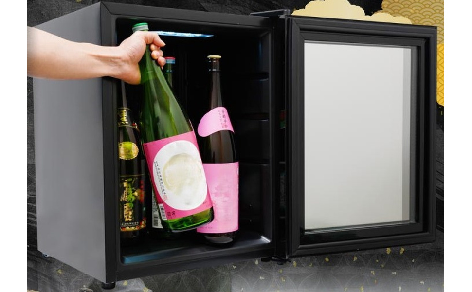 Amazon.co.jp: THANKO 一升瓶を縦置きできる日本酒冷蔵庫 俺の酒蔵