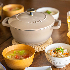 Amazon｜staub ストウブ 「 ピコ ココット ラウンド リネン 20cm