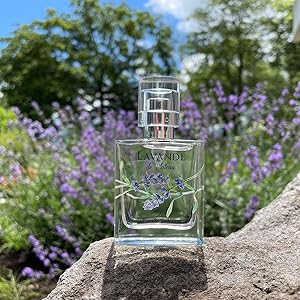 Amazon | 高原に広がるラベンダーの香水｜澄んだ空気を思わせる