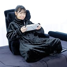 Amazon｜Bauhutte(バウヒュッテ) はだけない着る毛布 ブラック Mサイズ