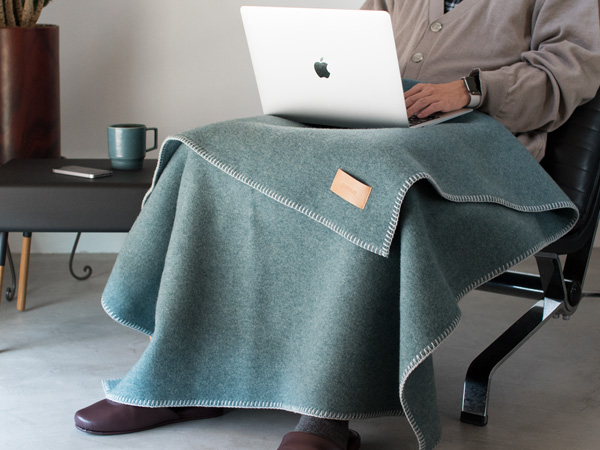 Amazon｜[タバラット] Mr. ブランケット ひざ掛け ウール 日本製