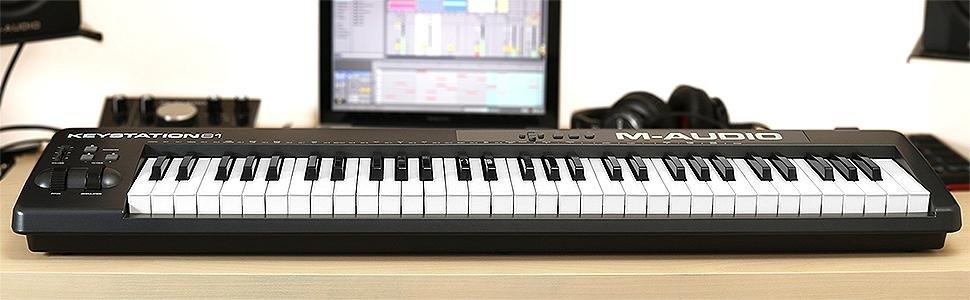 Amazon.co.jp: M-Audio USB MIDIキーボード 61鍵 ピアノ音源ソフト付属