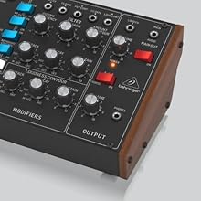 Behringer Synthesizer (MODELD) : Amazon.ca: Musical Instruments