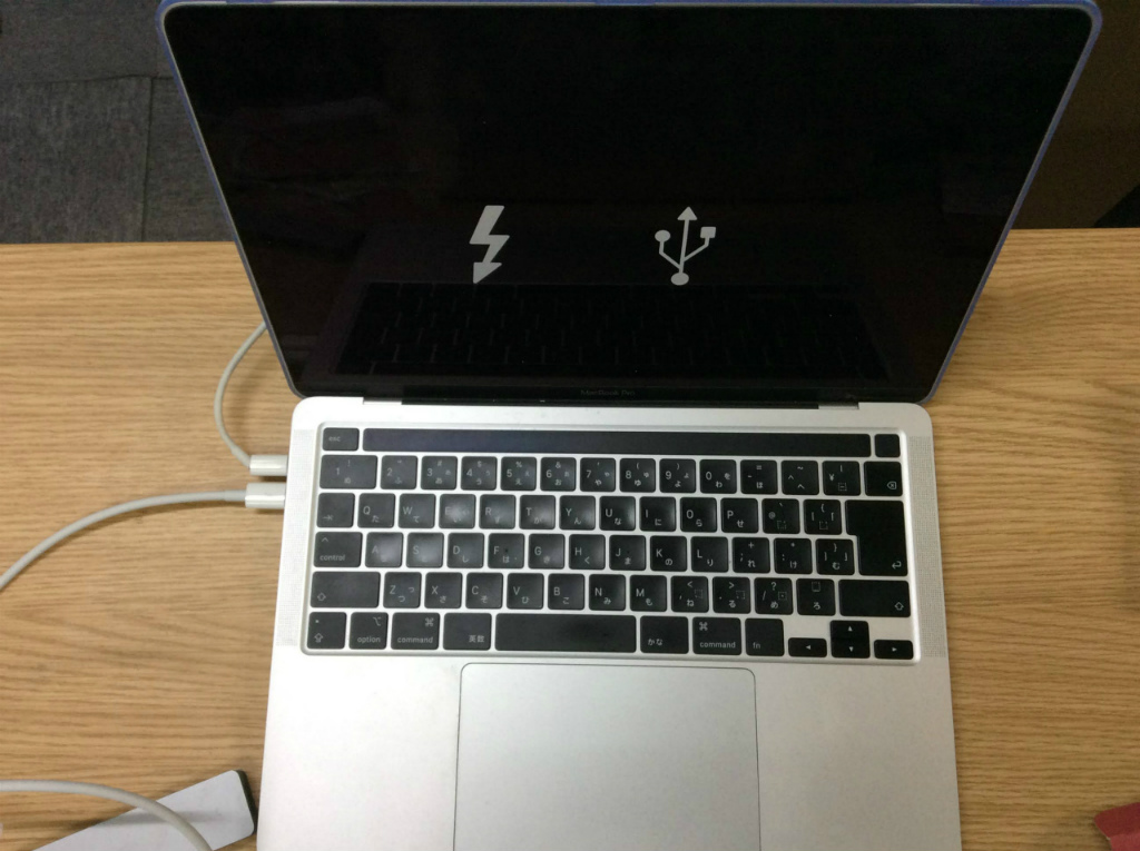 MacBook Pro 13インチ Early2020(Intel) Four Thunderbolt3 Ports
