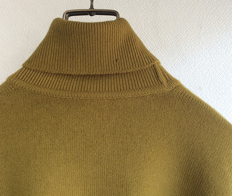 バーバリーのヴィンテージカシミアセーター 1970-1980's British