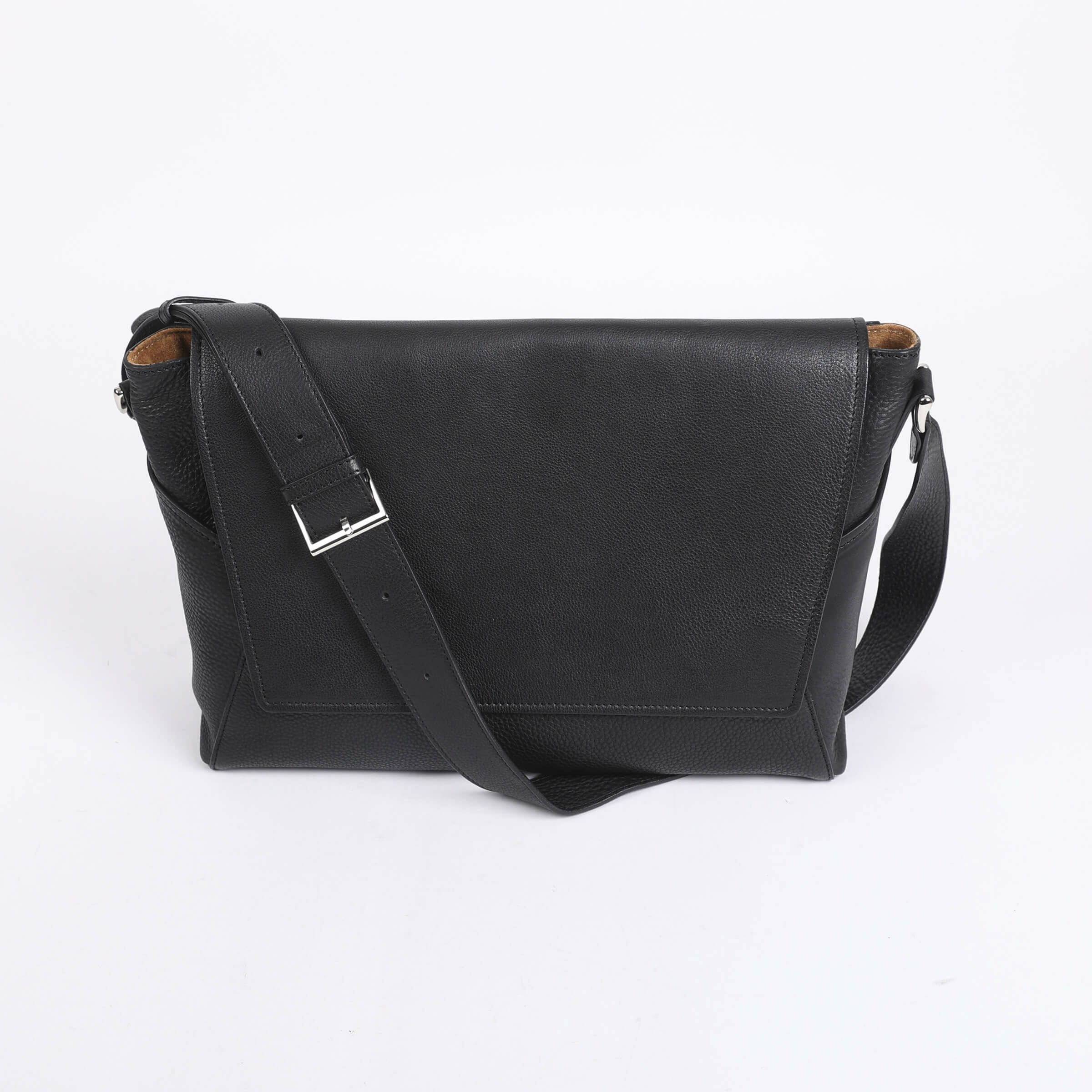 万双のショルダーバッグ