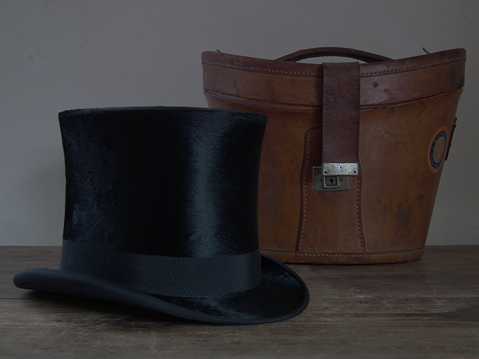 H02780 イギリス CHRISTYS' LONDON レザーケース付きシルクハット