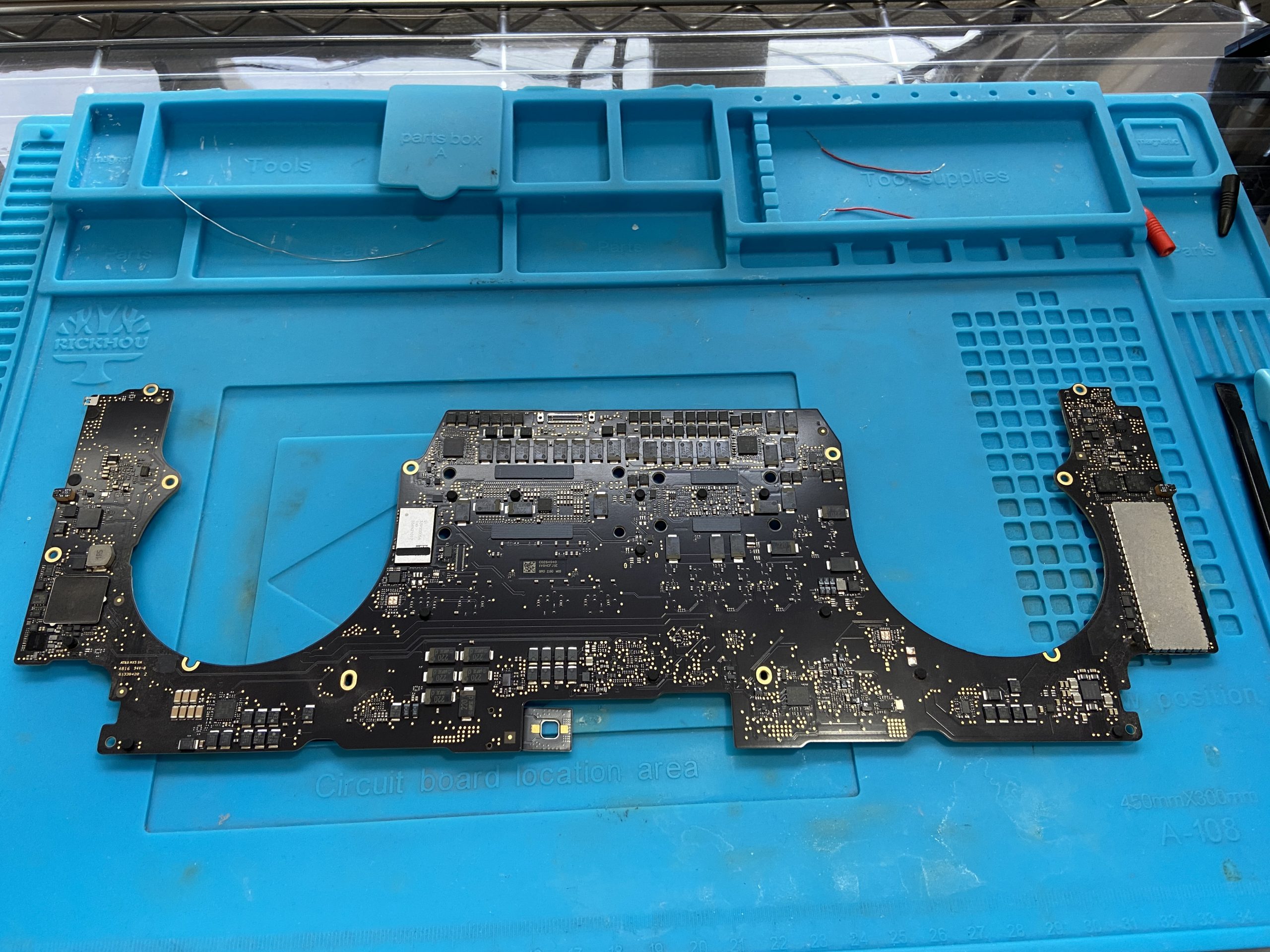 電源が入らない！】MacBookPro 15inch 2016 A1707 ロジックボード修理