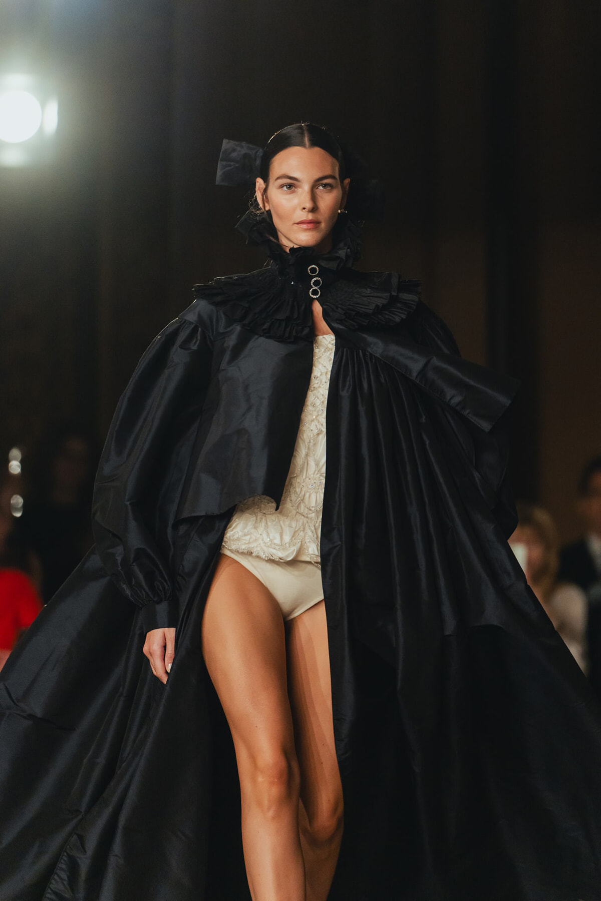 シャネルの真髄がここに。ロマンスと芸術の力が輝く2024-25年秋冬